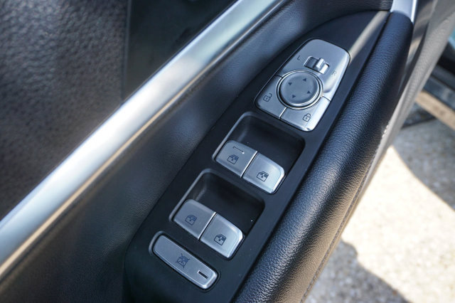 Used 2025 Genesis G70 2.5T RWD image 10