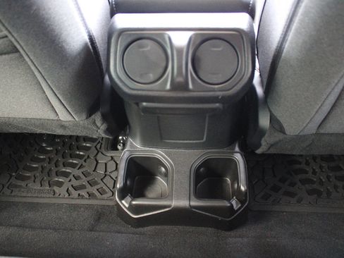 Used 2024 Jeep Wrangler Sport AWD/4WD image 28