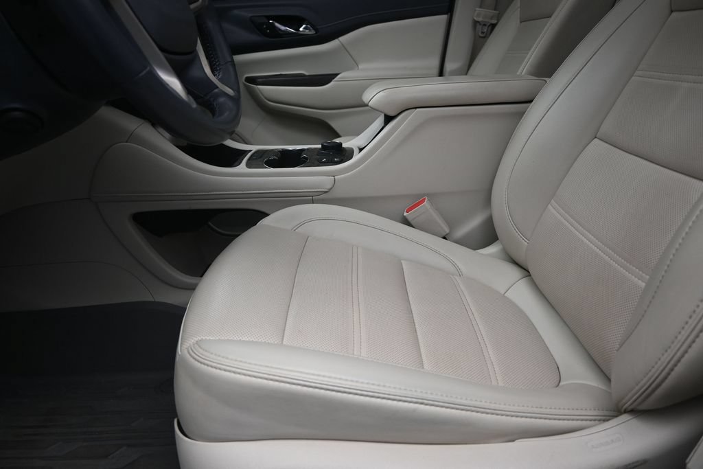 Used 2021 GMC Acadia Denali w/ Denali Technology Package FWD image 13