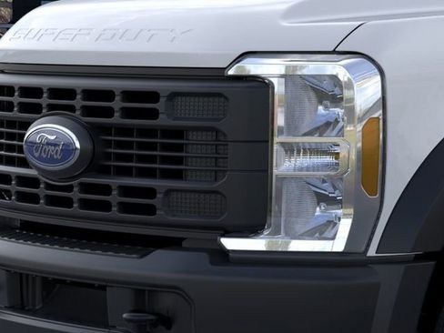 New 2026 Ford F550 4x4 SuperCab Super Duty image 17