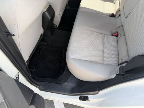Used 2014 Subaru Forester 2.5i Premium AWD/4WD image 23