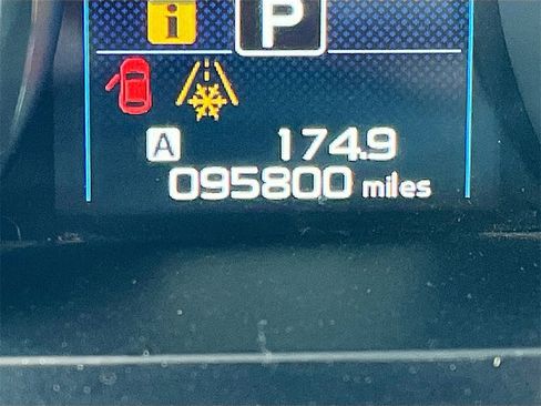 Used 2015 Subaru Outback 2.5i Limited image 12