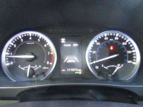 Used 2019 Toyota Highlander XLE image 5