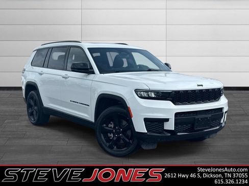 Used 2023 Jeep Grand Cherokee L Laredo image 1