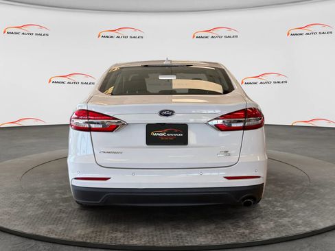 Used 2020 Ford Fusion SE FWD image 9