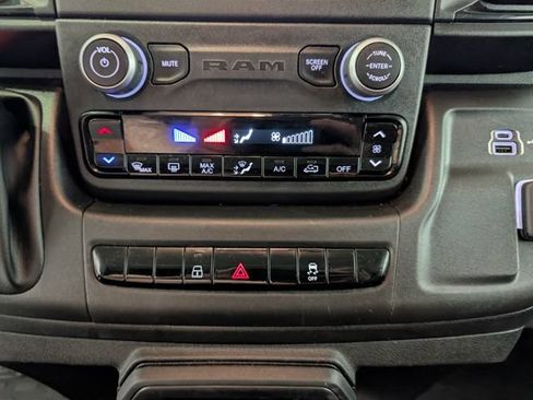 Used 2025 RAM ProMaster 2500 w/ U-Haul Equipment Group FWD image 17