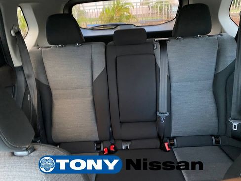 Used 2023 Nissan Rogue SV FWD image 18