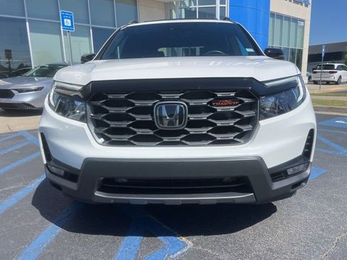 Used 2023 Honda Passport TrailSport image 3