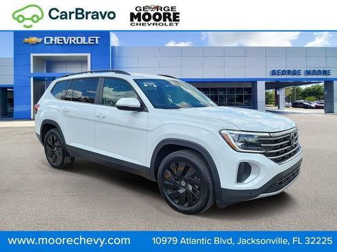 Used 2025 Volkswagen Atlas SE AWD/4WD image 1
