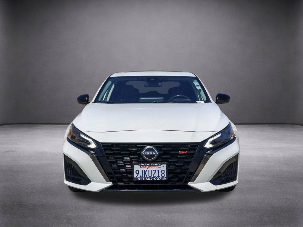 Used 2023 Nissan Altima 2.5 SR w/ SR Premium Package FWD image 10