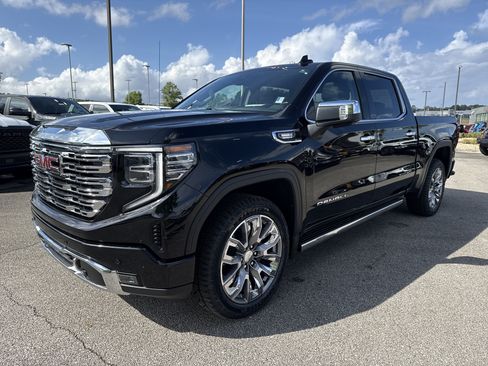 Used 2023 GMC Sierra 1500 Denali w/ Denali Reserve Package AWD/4WD image 3