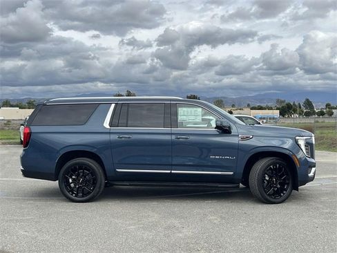 New 2026 GMC Yukon XL Denali image 2
