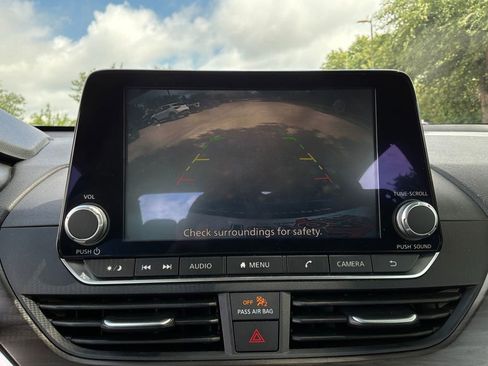 Used 2025 Nissan Altima 2.5 SV FWD image 30