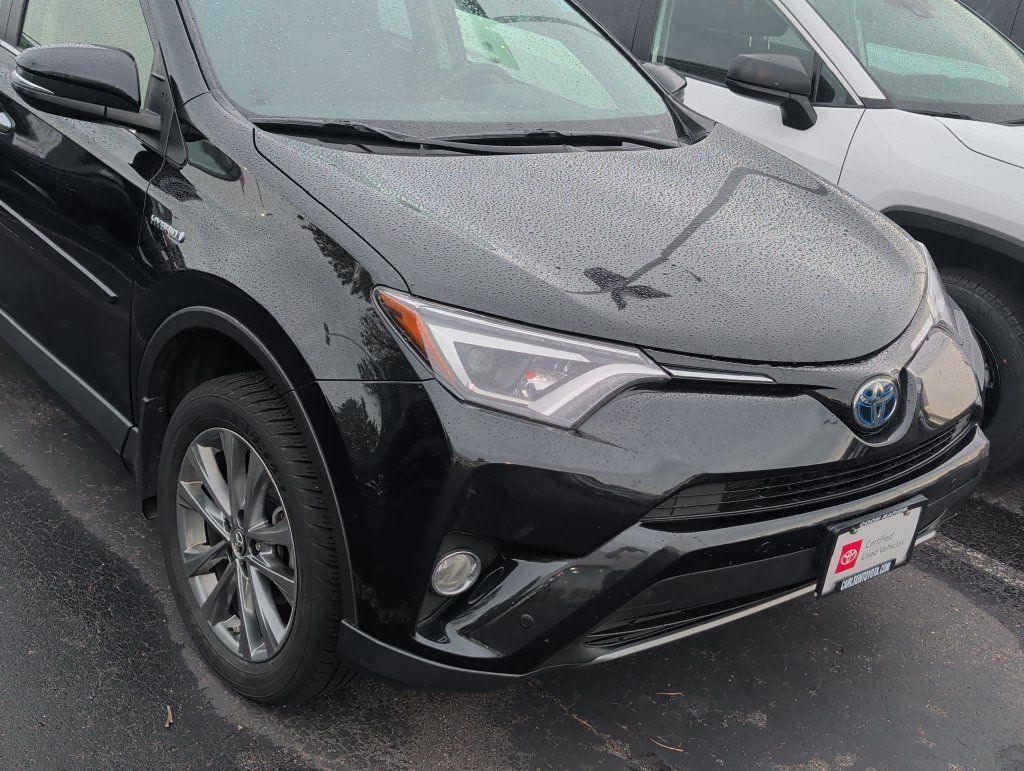 Used 2018 Toyota RAV4 Limited w/ Carpet Mat Package AWD/4WD image 8