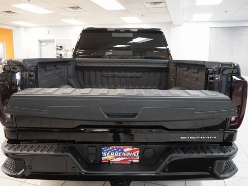 Used 2022 GMC Sierra 2500 Denali w/ Denali Black Diamond Edition image 14