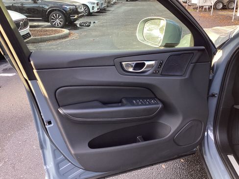 Certified 2022 Volvo XC60 B5 Inscription w/ Climate Package image 14