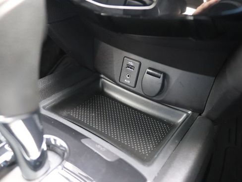 Used 2016 Nissan Rogue SL AWD/4WD image 13