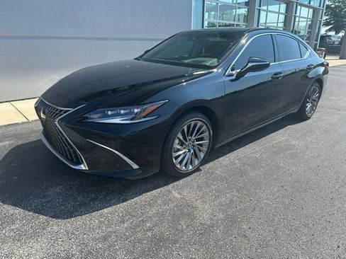 Used 2024 Lexus ES 300h Ultra Luxury w/ Accessory Package (Z1) FWD image 7