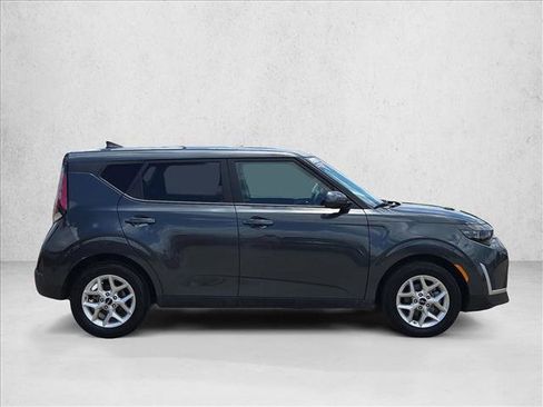 Used 2025 Kia Soul LX w/ LX Technology Package FWD image 4