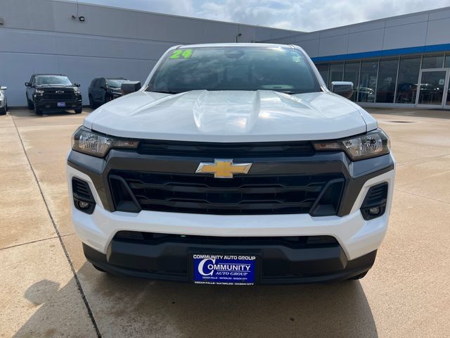 Certified 2024 Chevrolet Colorado LT w/ LT Convenience Package II AWD/4WD image 9