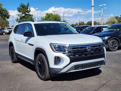 New 2026 Volkswagen Atlas Peak Edition image 1