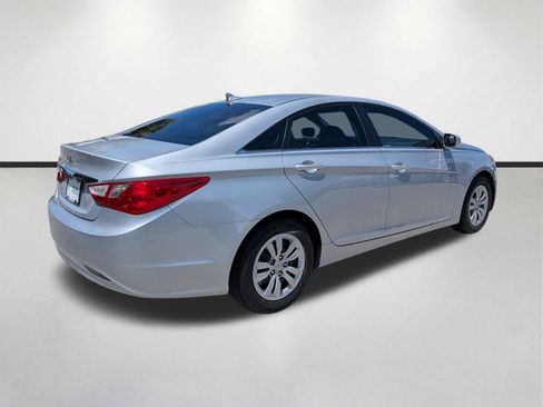 Used 2011 Hyundai Sonata GLS FWD image 4