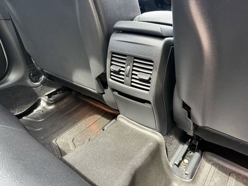 Used 2016 Mercedes-Benz GLA 250 4MATIC image 38