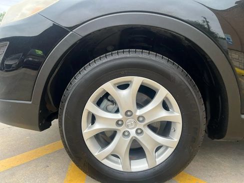 Used 2011 MAZDA CX-9 Touring w/ Moonroof & Bose Audio Pkg FWD image 34