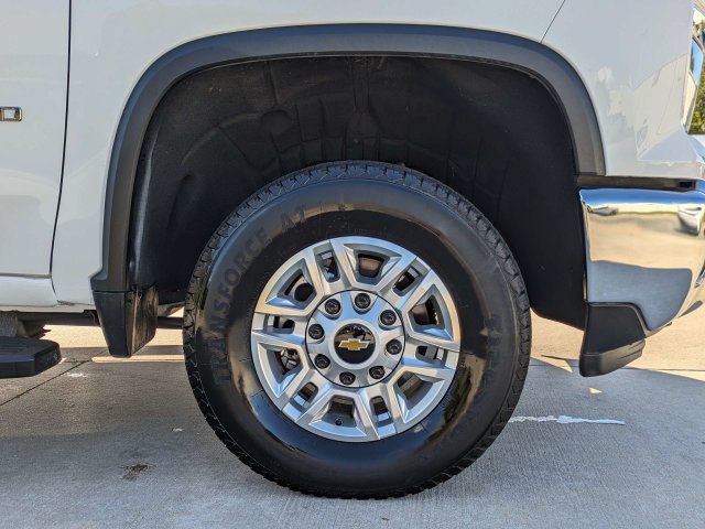 Used 2026 Chevrolet Silverado 2500 LT AWD/4WD image 11