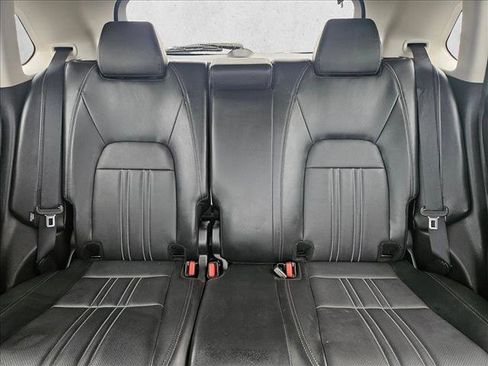 Used 2023 Honda HR-V EX-L image 16