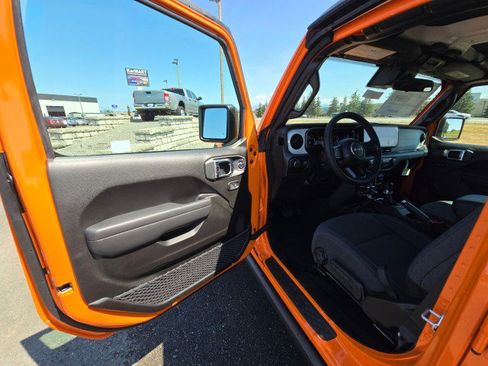 New 2025 Jeep Gladiator Sport image 20
