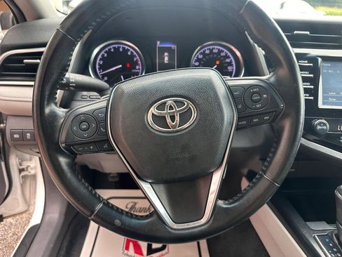 Used 2018 Toyota Camry SE FWD image 10