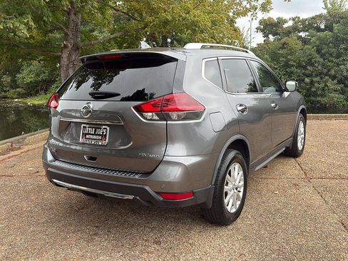 Used 2019 Nissan Rogue SV AWD/4WD image 4
