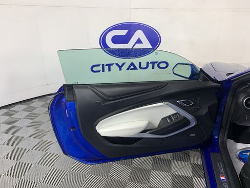 Used 2016 Chevrolet Camaro LT RWD image 13