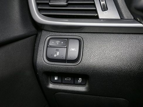 Used 2020 Kia Optima SE image 32