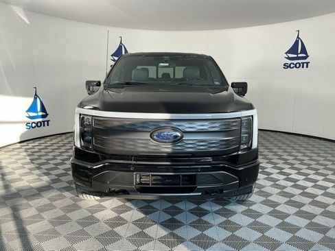 Used 2022 Ford F150 Lightning Lariat image 2