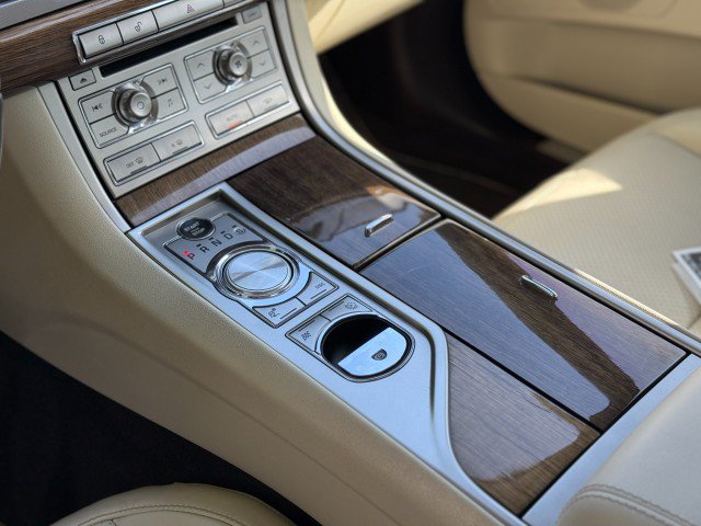 Used 2010 Jaguar XF Supercharged RWD image 22