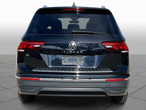 Used 2022 Volkswagen Tiguan SE image 4