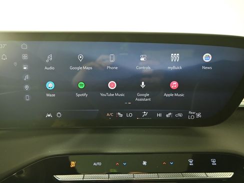 Used 2025 Buick Enclave Avenir image 30