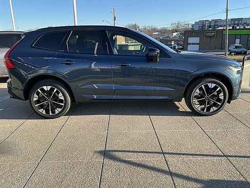 New 2026 Volvo XC60 B5 Plus w/ Climate Package image 7