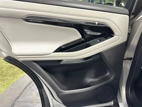 Used 2021 Land Rover Range Rover Evoque S image 18