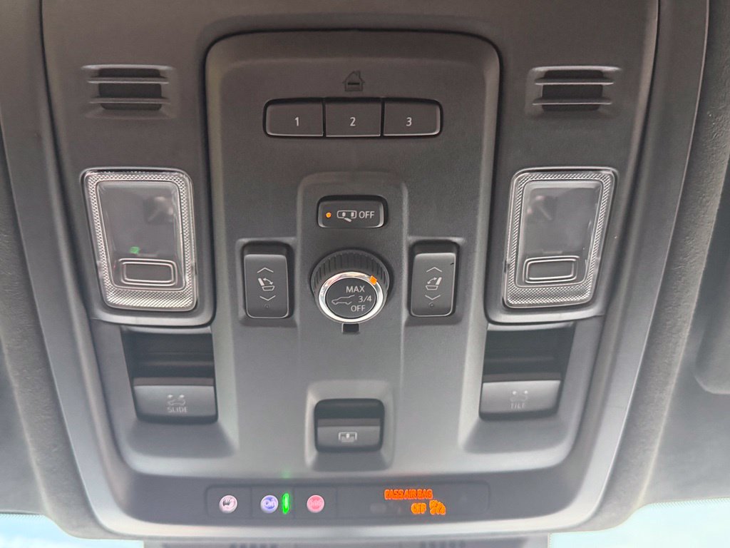 Used 2024 Cadillac Escalade ESV Sport Platinum w/ LPO, ONYX Package AWD/4WD image 31