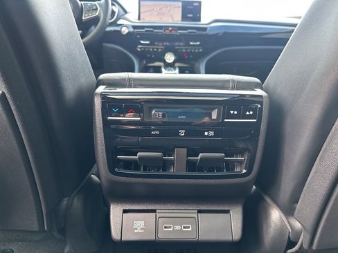 Used 2024 Acura MDX SH-AWD w/ Technology Package image 34