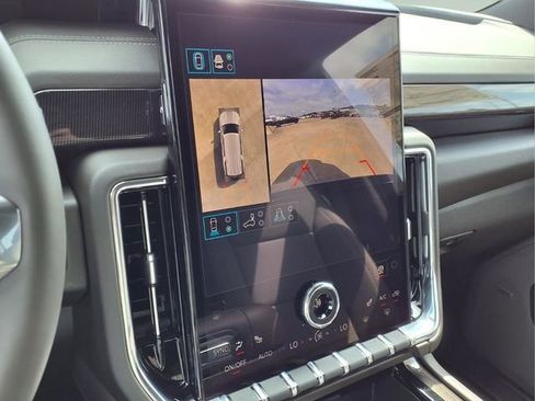 New 2026 GMC Yukon XL Elevation image 9