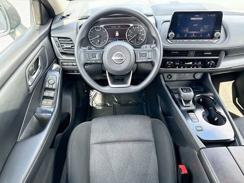 Used 2024 Nissan Rogue SV FWD image 20