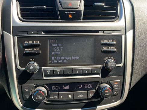 Used 2016 Nissan Altima 2.5 SL FWD image 12