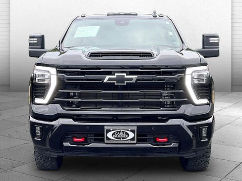 Used 2026 Chevrolet Silverado 2500 LTZ w/ LTZ Plus Package AWD/4WD image 2