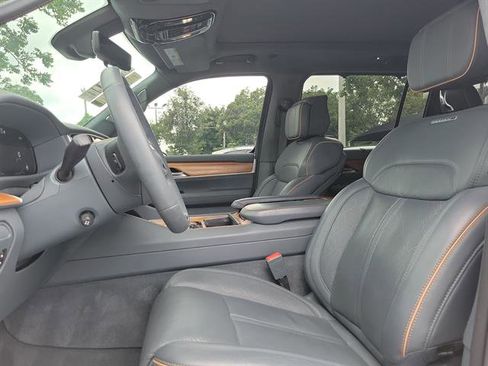 Used 2023 Jeep Grand Wagoneer Series II image 56