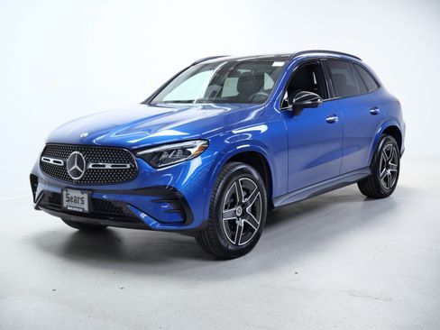 Used 2025 Mercedes-Benz GLC 300 4MATIC image 9