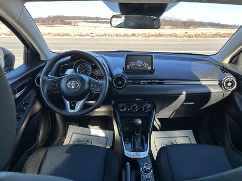 Used 2017 Toyota Yaris iA image 15